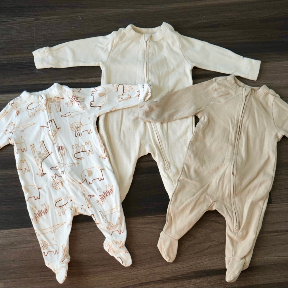 3 Pack Old Navy Cream and Tan Baby Footies Set